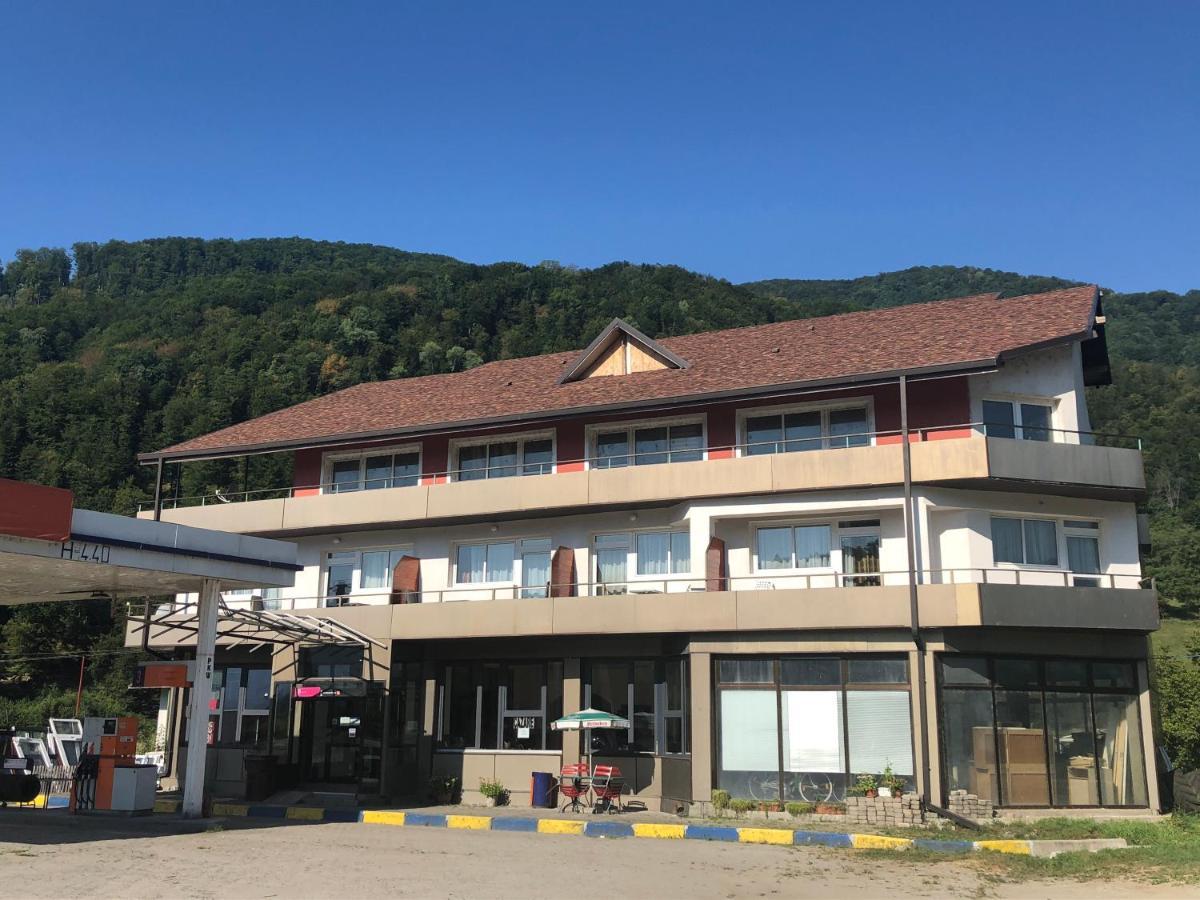 Time-Out - Valea Oltului Hotell Balota  Eksteriør bilde